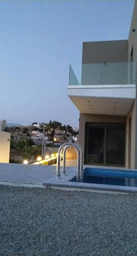 Villa Miron Kamilari Bagian luar foto