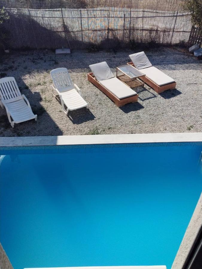Villa Miron Kamilari Bagian luar foto