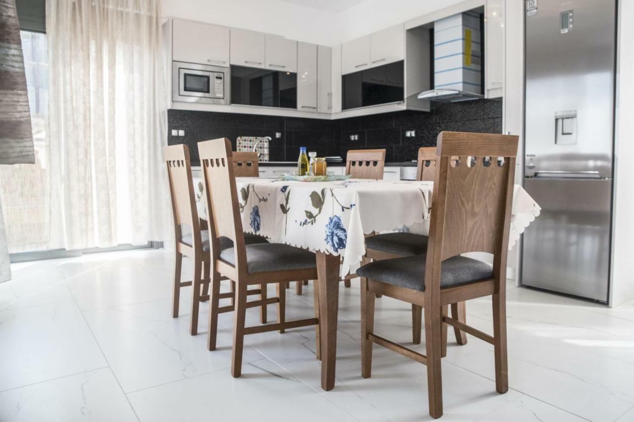 Villa Miron Kamilari Bagian luar foto