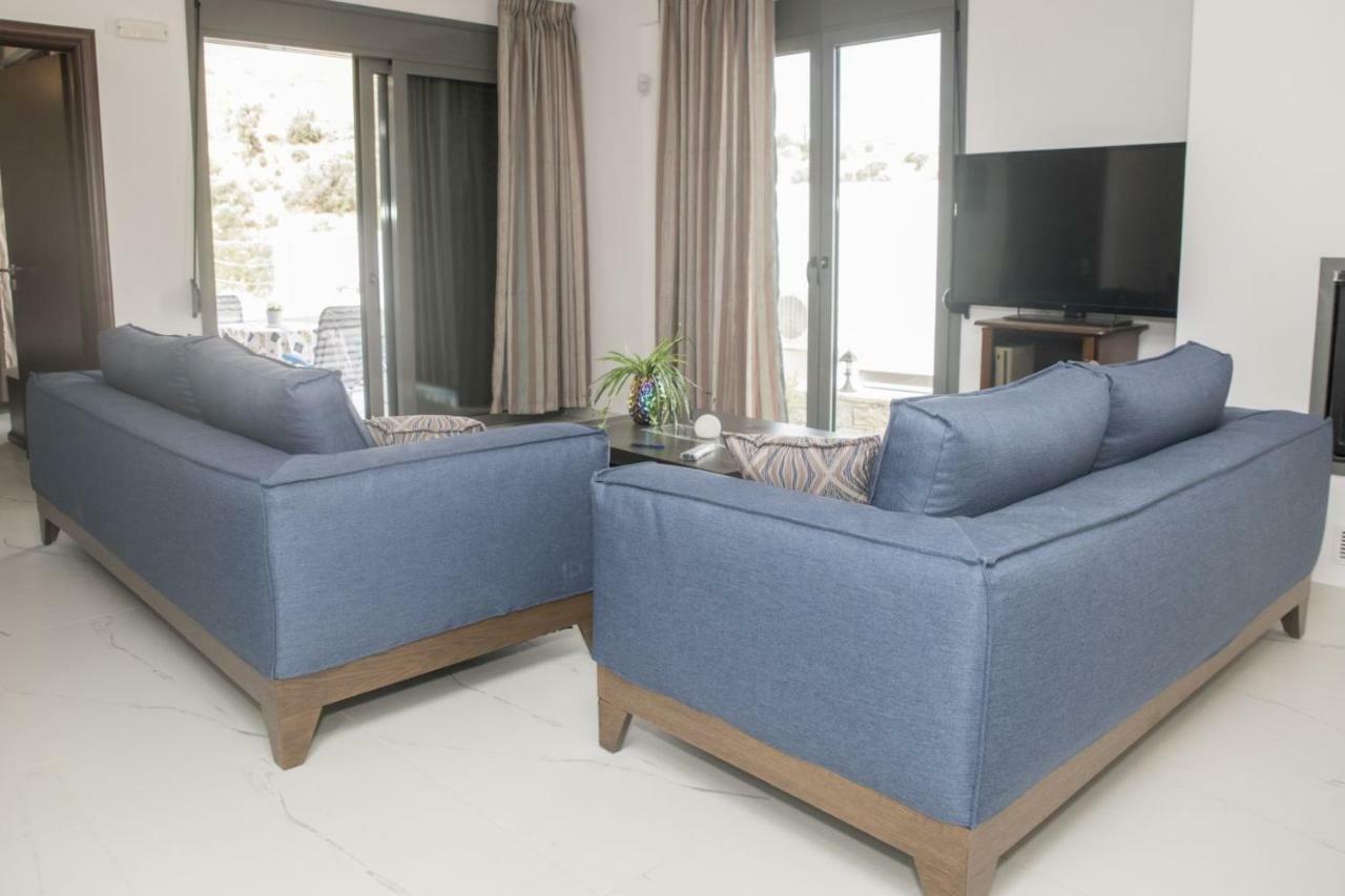 Villa Miron Kamilari Bagian luar foto