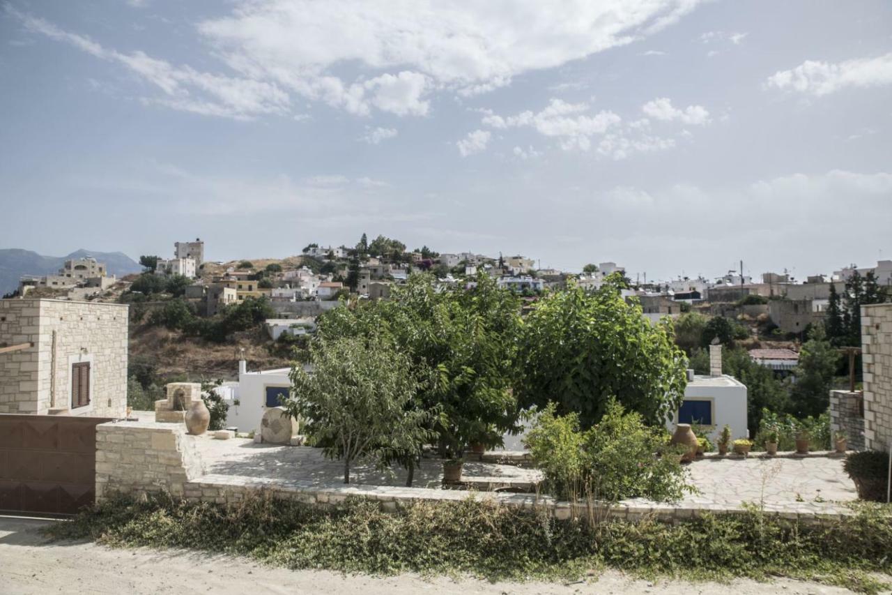 Villa Miron Kamilari Bagian luar foto