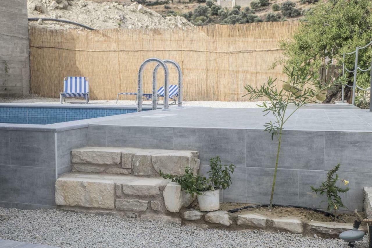 Villa Miron Kamilari Bagian luar foto