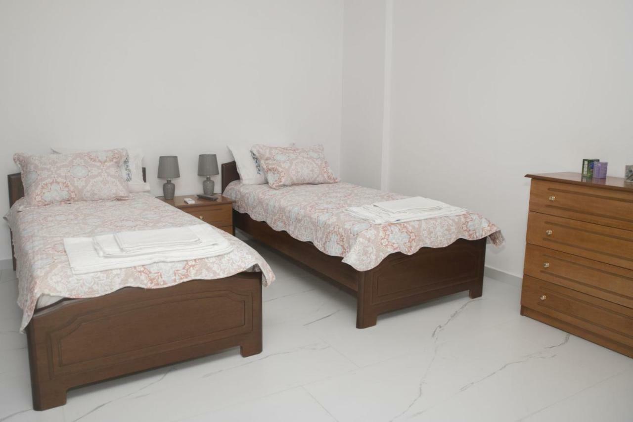 Villa Miron Kamilari Bagian luar foto